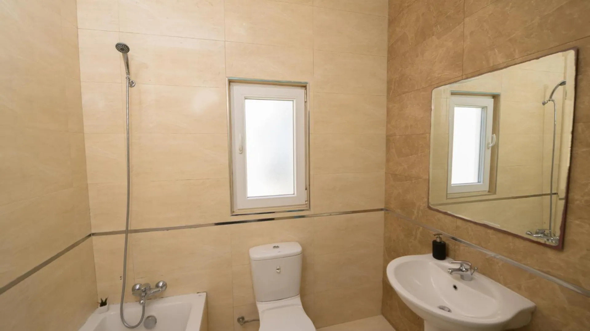 Stylish St.Julians Penthouse With Terrace In The City Centre With Seaviews San Julián Apartamento
