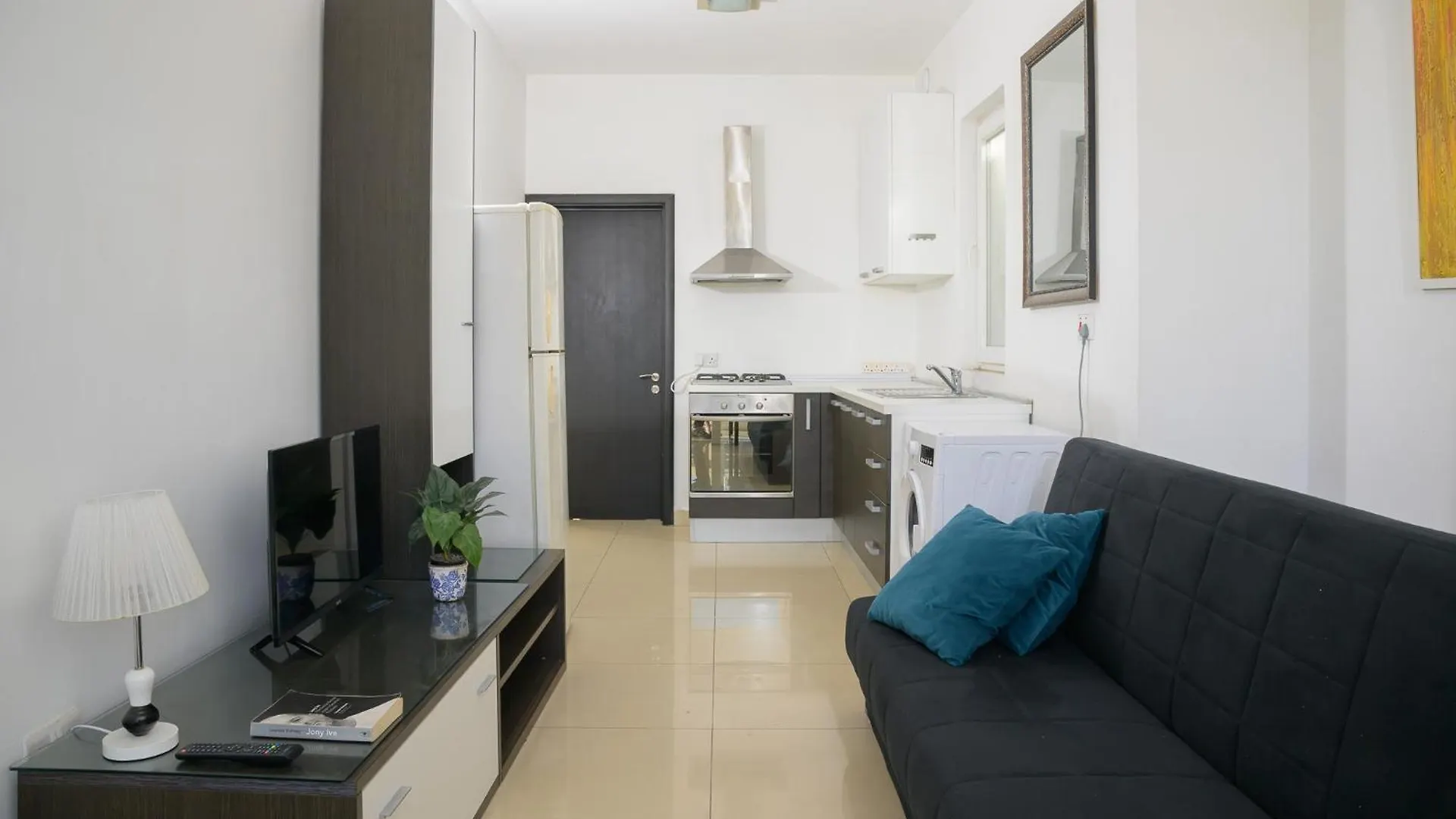 Stylish St.Julians Penthouse With Terrace In The City Centre With Seaviews San Julián
