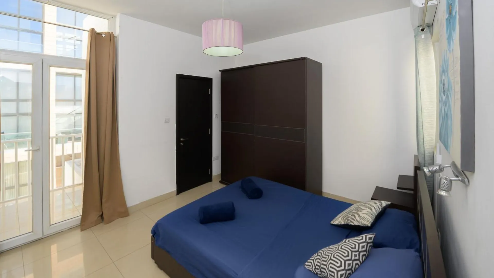 Stylish St.Julians Penthouse With Terrace In The City Centre With Seaviews San Julián 0*,