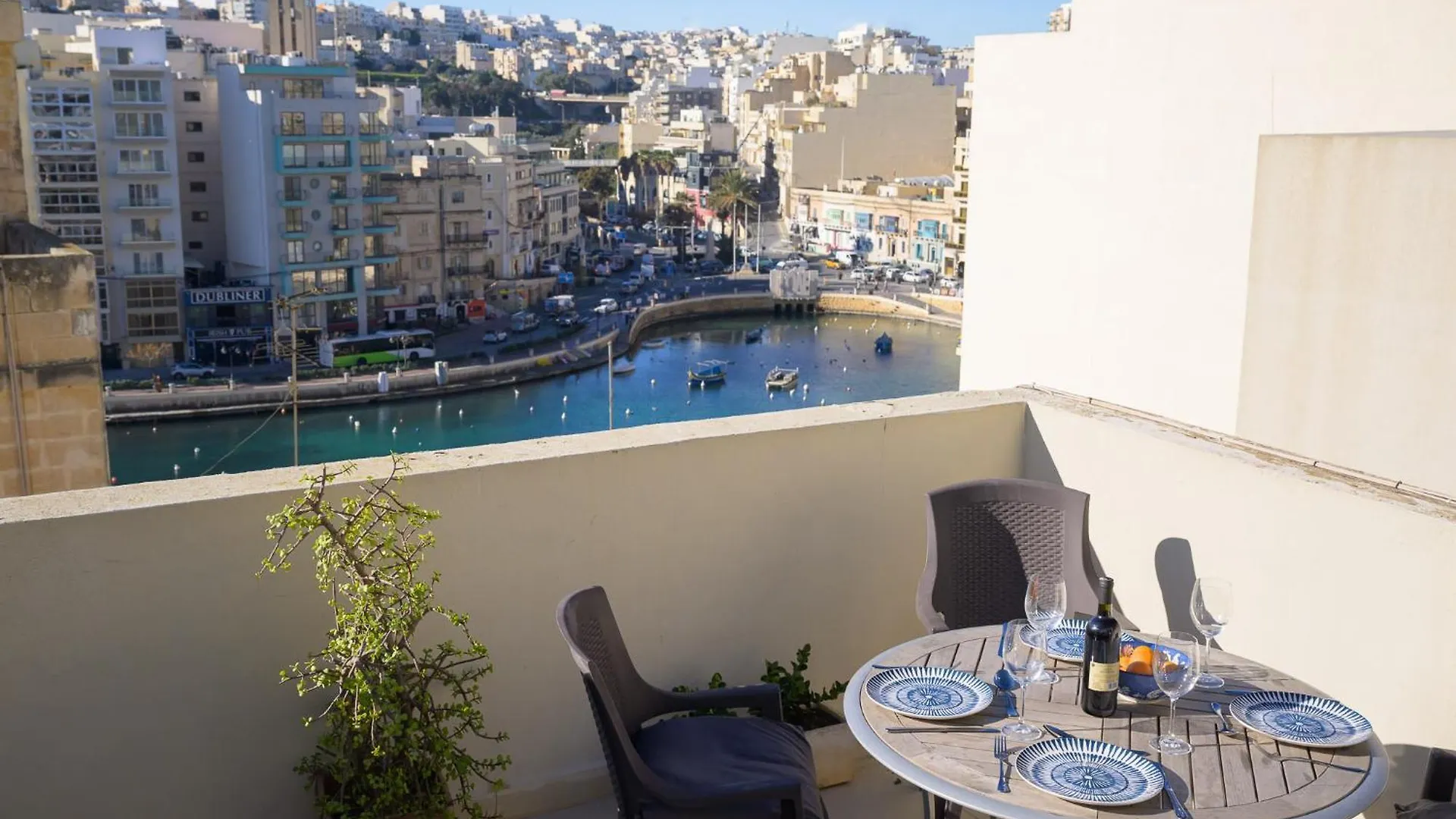 Stylish St.Julians Penthouse With Terrace In The City Centre With Seaviews San Julián